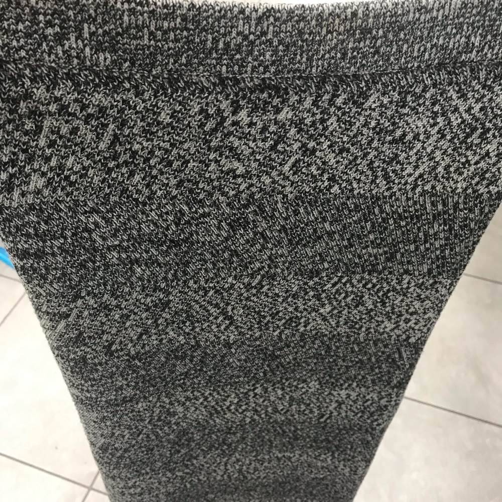 SOLD! NEW ALICE OLIVA gray/black stretchy skirt